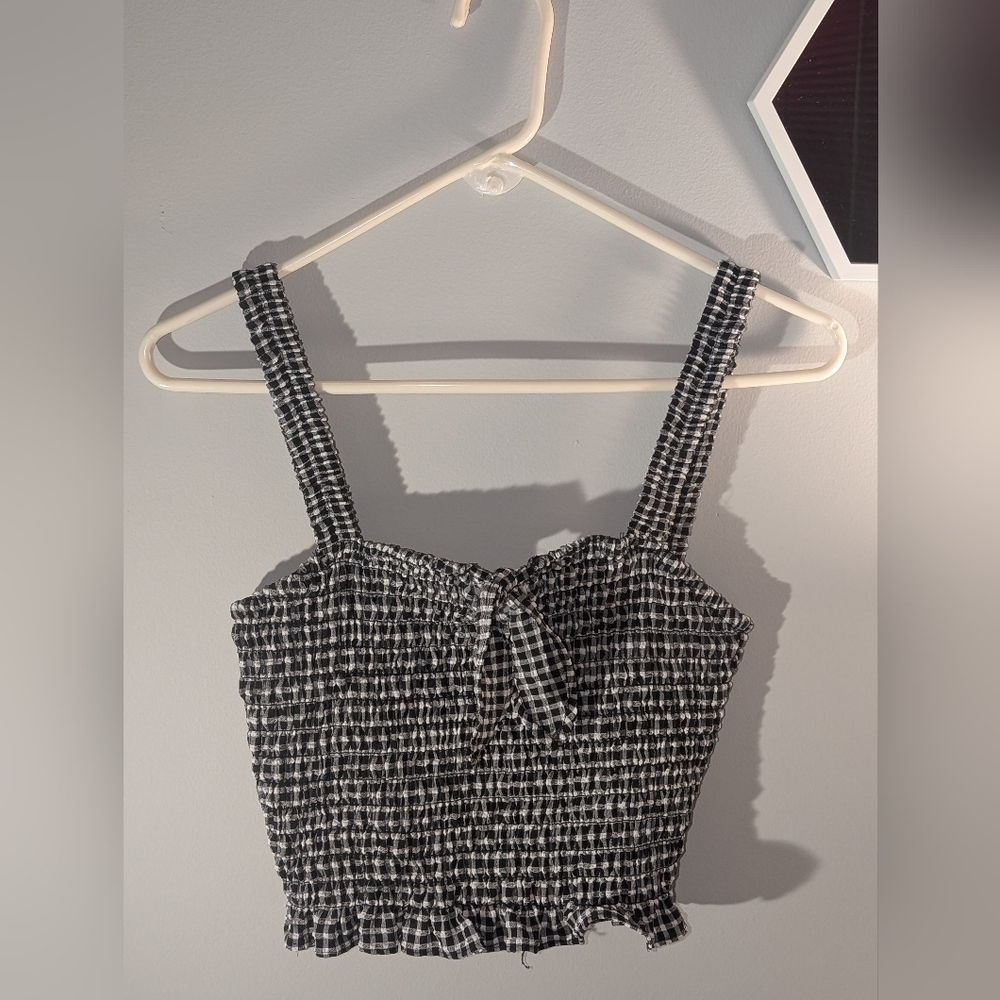 Black and White Tank Top With Front Tie Bow And Ruffles Edge